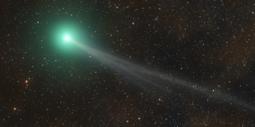 Chega ao ponto mais perto da Terra ‘Cometa do século’ neste domingo (13)