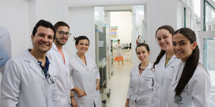 Equipe de Cuidados Paliativos realiza bate-papos em vários setores do HCSL