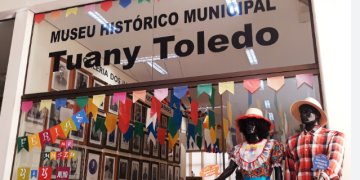Em Pouso Alegre Museu Tuany Toledo lança 6ª edição do álbum de figurinhas