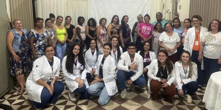 Curso de Enfermagem realiza capacitações para cuidadores de pessoas idosas no Esplanada