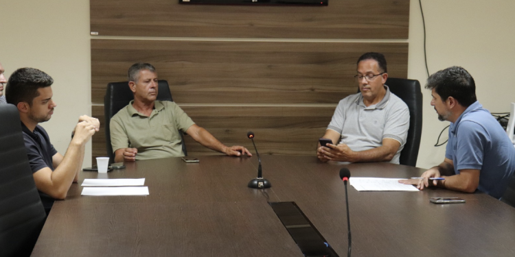CPI que apura se houve irregularidades no contrato entre Prefeitura e Engetech solicita documentos do Executivo e do MP