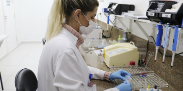 Fundação de Ensino Superior do Vale do Sapucaí comemora Dia do Biomédico