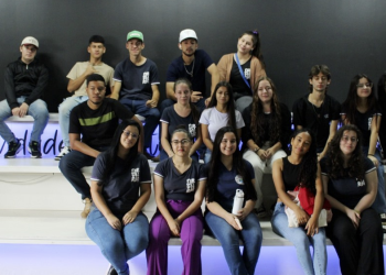 Alunos de Espírito Santo do Dourado visitam Unidade Fátima da Univás