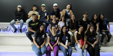 Alunos de Espírito Santo do Dourado visitam Unidade Fátima da Univás