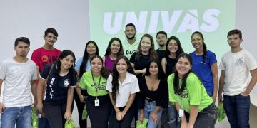 Alunos da Escola Estadual Pio XII de Borda da Mata visitam Unidade Central da Univás