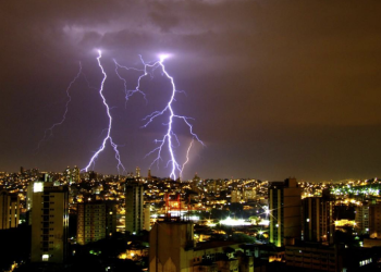 Cemig aprimora tecnologia de detecção de raios e melhora tempo de resposta durante ocorrências com tempestades