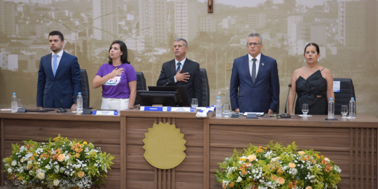Vereadores, Prefeito Cel. Dimas e Vice Igor Tavares tomam posse em Pouso Alegre