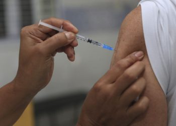 Governo de Minas agiliza acesso a vacinas e imunobiológicos especiais, beneficiando pacientes como transplantados e prematuros