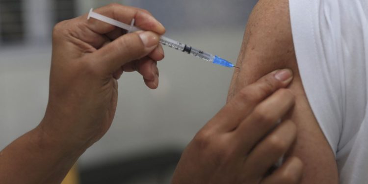 Governo de Minas agiliza acesso a vacinas e imunobiológicos especiais, beneficiando pacientes como transplantados e prematuros