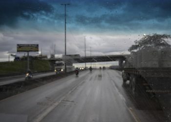 Chuvas aumentam riscos de acidentes nas estradas e revelam a precariedade das rodovias