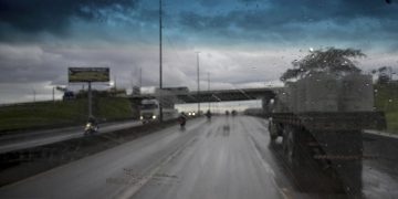 Chuvas aumentam riscos de acidentes nas estradas e revelam a precariedade das rodovias