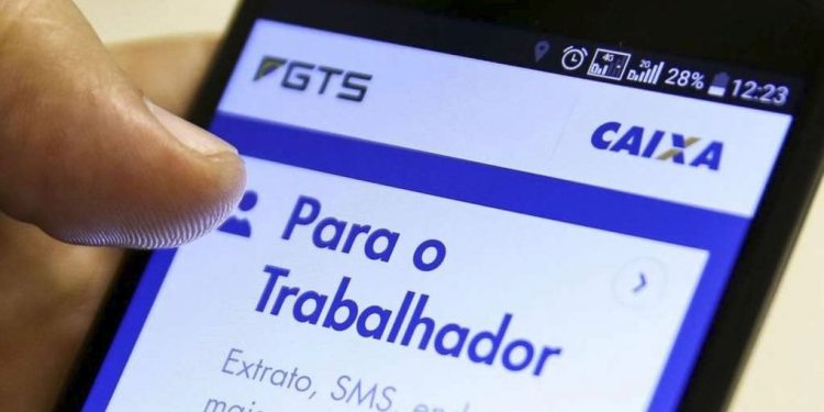 Caixa disponibiliza saque calamidade para moradores de Cuparaque e Pavão