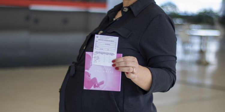 Governo de Minas reforça importância da vacinação das gestantes contra a coqueluche