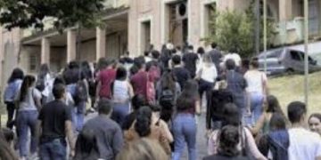 Prova de conhecimentos gerais do Vestibular UEMG 2025 será aplicada no domingo (12/1)