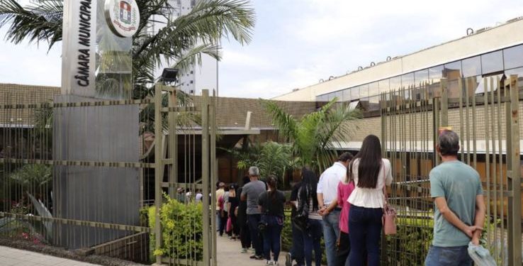 CAC oferece mais de 900 vagas de emprego nesta semana