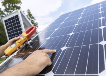 Geração de energia solar tem regras e exige atenção do consumidor