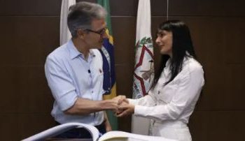Governador empossa nova ouvidora-geral do Estado de Minas Gerais