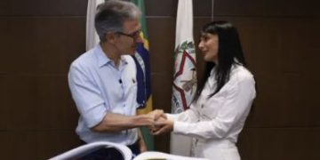 Governador empossa nova ouvidora-geral do Estado de Minas Gerais