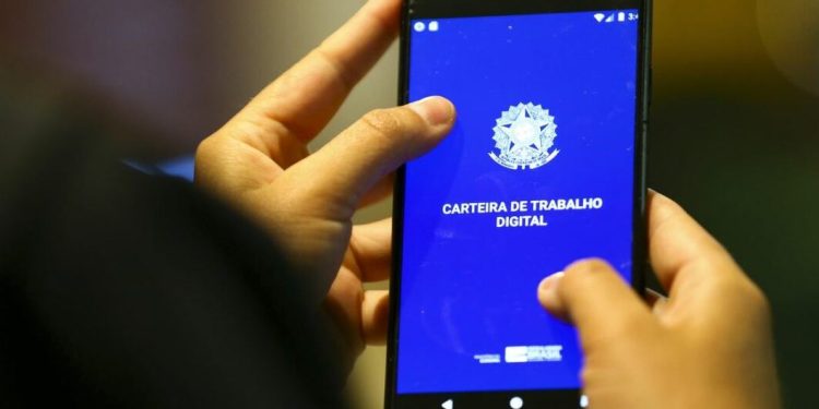 Minas avança e passa da marca positiva de 4 mil empregos formais