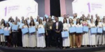 Governo de Minas entrega Chromebooks para mais de 3,4 mil diretores de escolas estaduais