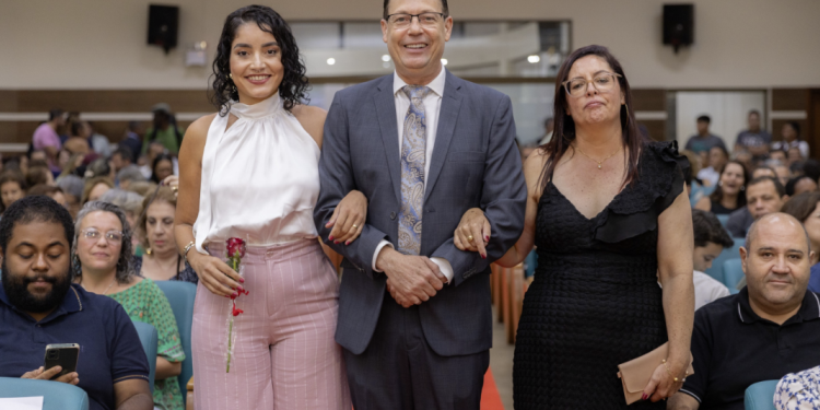 Câmara realiza cerimônia de entrega do Diploma Mulher-Cidadã