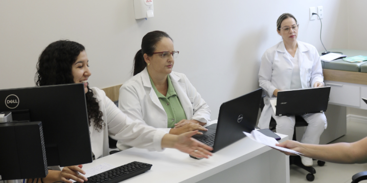 Programa Linha de Cuidados do trabalho multiprofissional Saúde comemora dois anos no CHSL