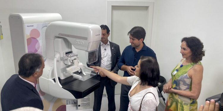 Governo de Minas inaugura mamógrafo digital no Hospital da Baleia