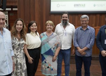Univás e FUVS lançam Programa de Iniciação Científica Júnior para alunos do CJPII