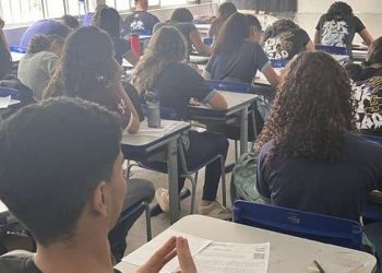 Governo de Minas realiza primeiro teste de redação para o Enem 2025