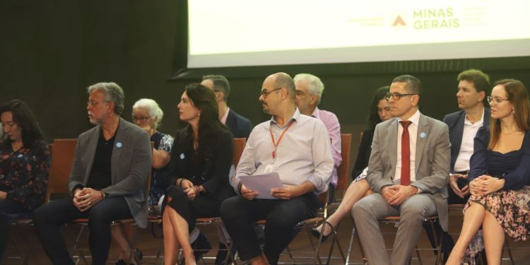 Governo de Minas avança na desburocratização e melhoria do ambiente de negócios