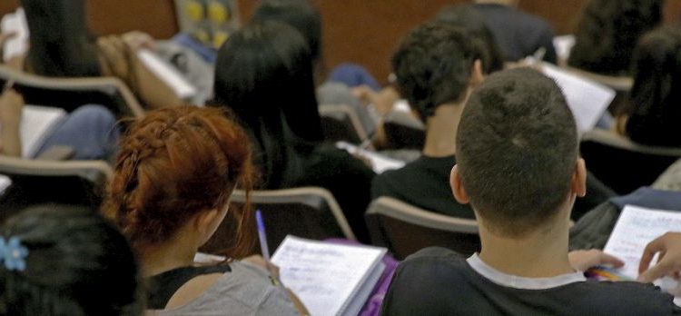 Estudantes mineiros já podem solicitar isenção da taxa de inscrição do Enem 2025