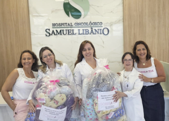Hospital Oncológico recebe doação de almofadas do coração do Projeto SobreAvida