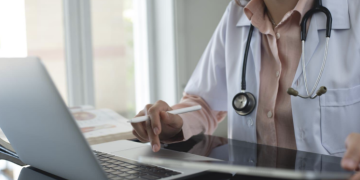 AutoCID: ferramenta inovadora aprimora consultas em pronto atendimento 