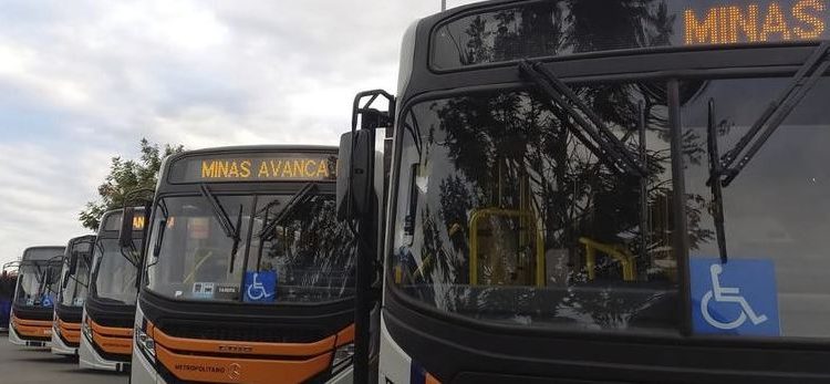 Governo de Minas entrega 78 novos ônibus metropolitanos em Ribeirão das Neves