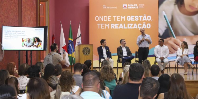 Governo de Minas anuncia ferramenta de exercícios inédita para estudantes e educadores