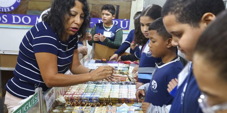 Estudantes da rede estadual participam da Bienal Mineira do Livro 2025