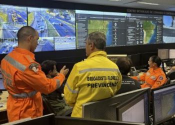 Bombeiros intensificam treinamentos para mais de 300 agentes