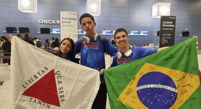 Estudantes da rede pública iniciam intercâmbio internacional