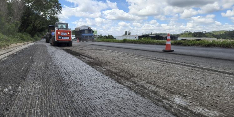 Governo de Minas investe mais de 700 milhões em serviços de infraestrutura