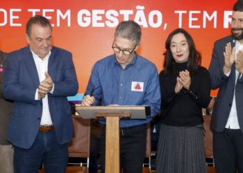 Governo de Minas assina decreto histórico que regulamenta uso da água no campo