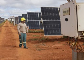 Governo de Minas e Cemig inauguram usina de grande porte no Norte de Minas