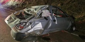 Motorista morre após capotar carro na LMG-856, em Cássia, MG