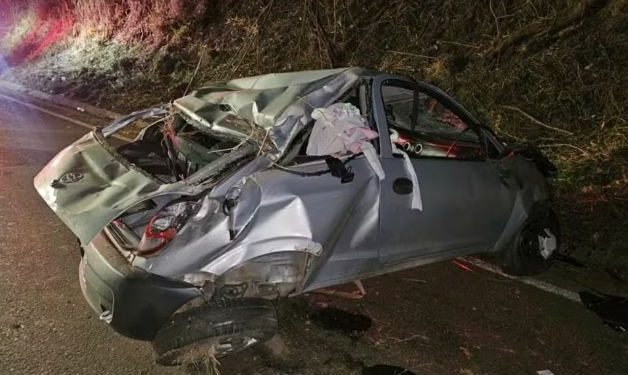 Motorista morre após capotar carro na LMG-856, em Cássia, MG