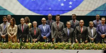 Vice-governador de Minas participa da cerimônia da Ordem do Mérito Legislativo