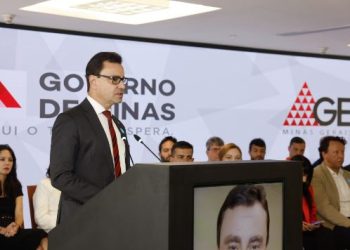 Governador empossa novo advogado-geral do Estado de Minas Gerais