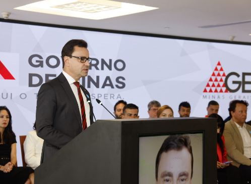 Governador empossa novo advogado-geral do Estado de Minas Gerais