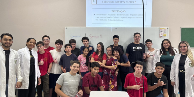 Estudantes de Fisioterapia da Univás realizam ação educativa em Careaçu