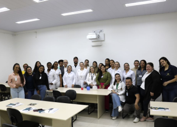 Colaboradores da FUVS participam de palestras sobre educação financeira