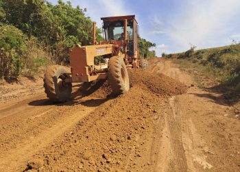 DER-MG intensifica manutenção em rodovias não pavimentadas da região