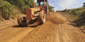 DER-MG intensifica manutenção em rodovias não pavimentadas da região